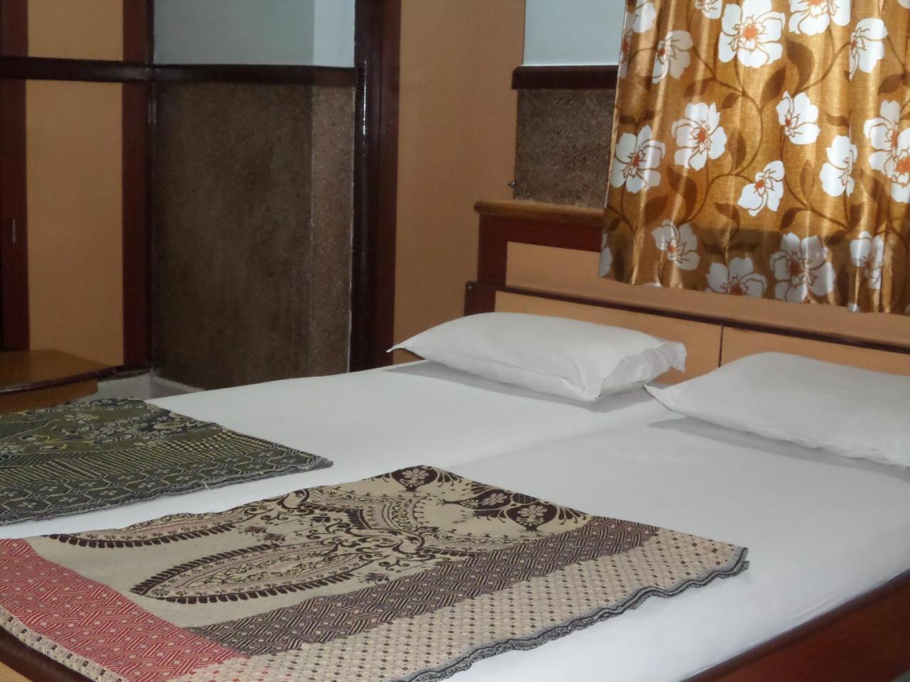 Hotel Padma Nashik Exterior foto